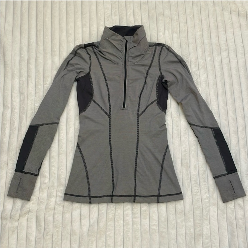 Lululemon running top